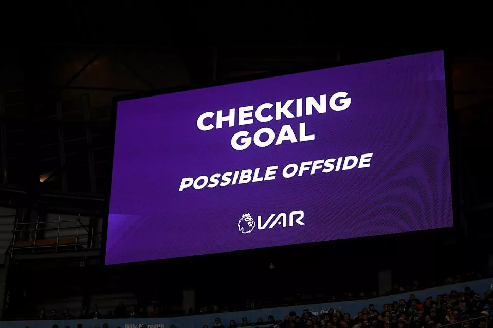 Меньше трети болельщиков поддерживают VAR в футболе – исследование