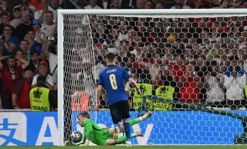 Жоржиньо о незабитом пенальти в финале Евро: «Знал, что Доннарумма всех спасет»