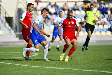 Видеообзор матча Агробизнес – Кривбасс – 0:0: красная карточка Петрова за удар локтем в затылок