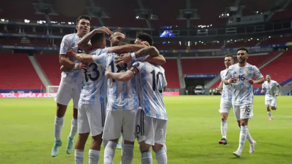 Сборная Аргентины с Месси минимально победила Уругвай и возглавила группу в Кубке Америки (Видео)
