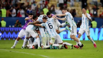 Игроки сборной Аргентины эффектно отпраздновали первую за 28 лет победу в Кубке Америки (Видео)
