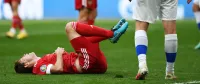 Защитник сборной России травмировался в матче с Финляндией: игрока унесли с поля на носилках 