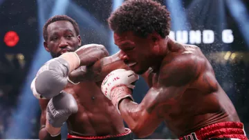  Кроуфорд победил Спенса в бою за титул абсолюта: видео эпичного нокаута от одного из лучших боксеров планеты