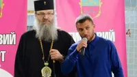 Ярость поклонников бокса не помеха: Ломаченко выложил вторую часть интервью с митрополитом Лукой
