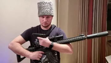 Ответ Алиева на скандальную повестку: экс-полузащитник Динамо показал фото из окопа с оружием и в форме