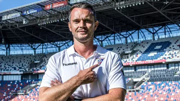Хацкевич все ближе к Заре: белорусский специалист проиграл борьбу за вакантную должность главного тренера клуба Подольски