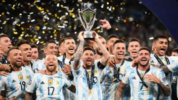 Видео разгрома чемпионов Европы: Аргентина с двумя ассистами Месси не оставила шансов Италии и выиграла Финалиссиму