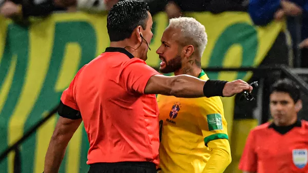 Не наказал Неймара: арбитры двух последних матчей сборной Бразилии отстранены от судейства