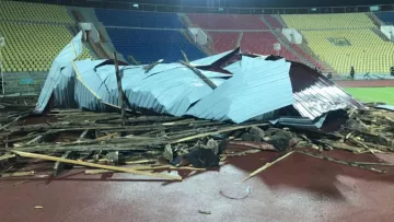 В прямом смысле снесло крышу: вратарь Колоса стал свидетелем чрезвычайного происшествия в матче чемпионата Казахстана