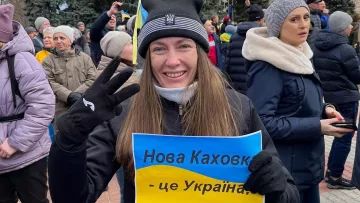 Участвовала в митингах против оккупантов: пьяные мужчины в Новой Каховке задержали украинского арбитра