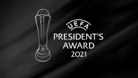 Медики, спасшие жизнь Эриксену, получили награду от УЕФА