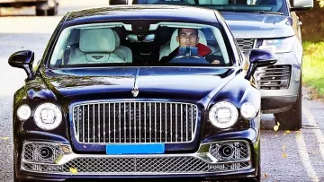 «Даже с кучей денег Роналду оказался в той же лодке, что и мы все»: водитель не смог заправить Bentley футболиста, который зарабатывает 480 тысяч фунтов в неделю