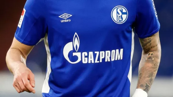 Шальке убрал спонсорский логотип «Газпрома» со своем формы из-за вторжения России в Украину 