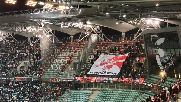 Польская полиция более двух часов на морозе не выпускала фанатов Спартака со стадиона Легии