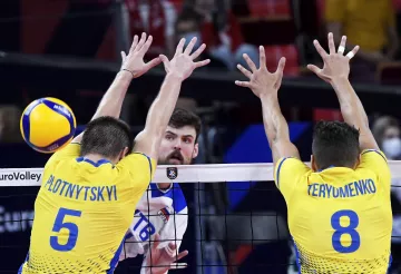 Волейболисты сборной Украины проиграли России на пути к четвертьфиналу чемпионата Европы