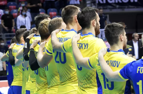 Сборная Украины сразится со сборной России в плей-офф чемпионата Европы по волейболу