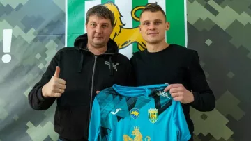 Карпаты разрывают трансферный рынок: львовский клуб усилился еще одним известным футболистом из УПЛ