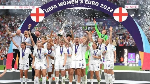 Роналду и мужская сборная смеются: чемпионки Европы в составе команды Англии узнали сумму своих призовых