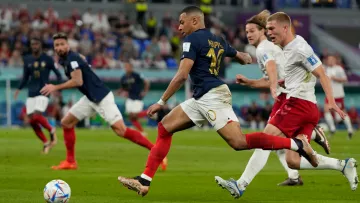 Мбаппе почувствовал себя тренером: источник назвал причину отсутствия в старте звезды Франции в игре с Тунисом