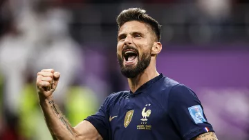 «Мы сражались зубами и ногтями»: Жиру прокомментировал победу Франции над Англией в 1/4 финала ЧМ