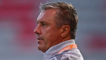 «Были угрозы с пистолетом»: как экс-тренера Динамо пытались уволить с занимаемой должности