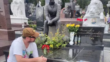 «Увидимся в той жизни»: Милевский сделал искреннее заявление, показав фото на могиле легенды Динамо