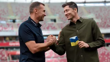 Шевченко посетил премьеру фильма о звездном футболисте, который поддерживает Украину: фото легенд футбола