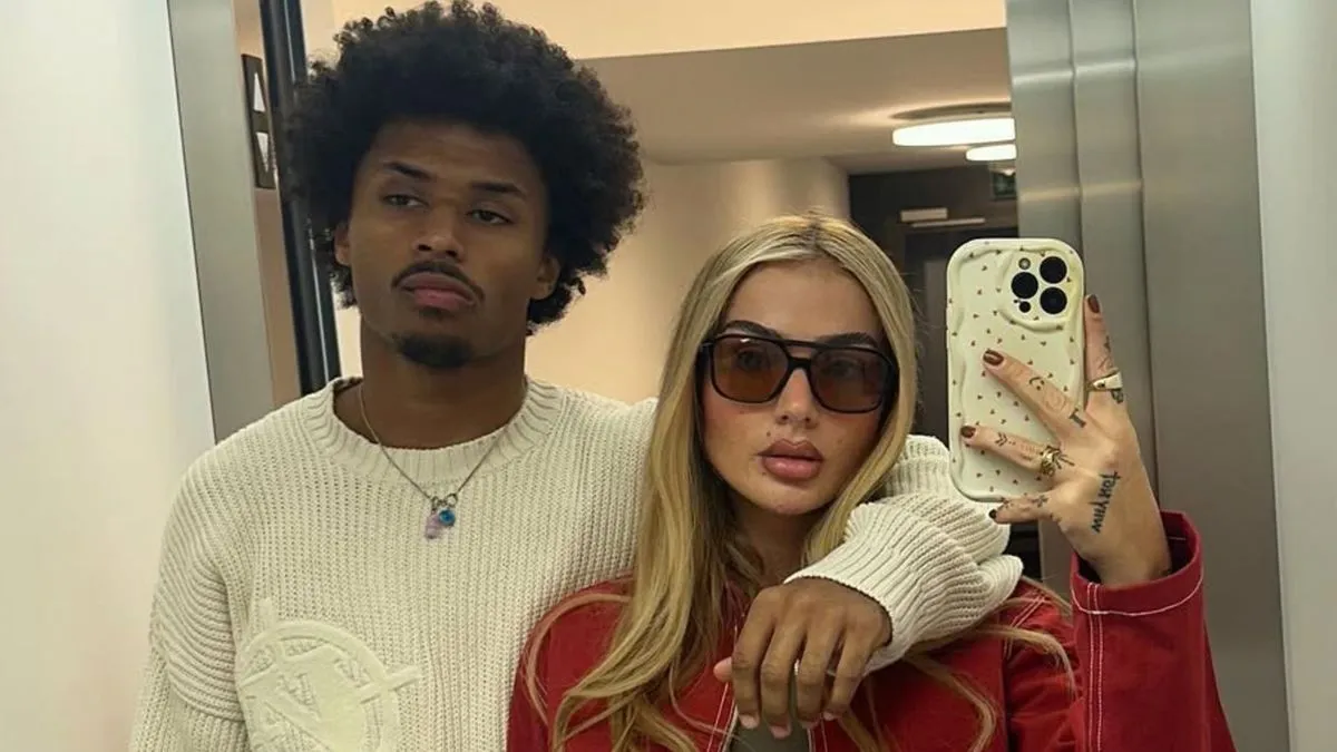 Звездная певица разрушила союз: игрок сборной Германии по требованию любимой сменит клуб