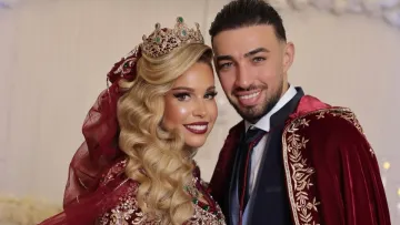 Экс-нападающий Барселоны женился на инфлюенсерке: ранее она встречалась с его одноклубником