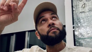 Дани Алвес стал церковным проповедником: экс-звезда Барселоны сидел в тюрьме в прошлом году за изнасилование