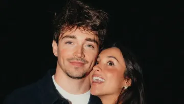 Заручини року у Формулі-1: Леклерк подарував своїй дівчині діамант за 485 тисяч євро