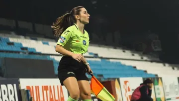 Зрители идут не только на футбол: феномен сексуальной судьи привлек внимание всей Италии