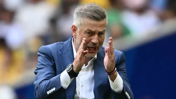 «Мы должны взять себя в руки»: эмоциональная реакция тренера сборной Румынии после разгрома Украины на Евро