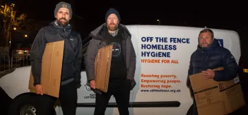 Тренеры Брайтона переночевали на улице в знак поддержки английским бездомным