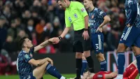 Видео прямой красной Джаки: Арсенал в меньшинстве сумел выстоять в первом полуфинальном матче Кубка Лиги с Ливерпулем 