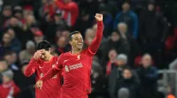 Видеообзор матча Ливерпуль — Порту — 2:0: великолепный гол Алькантары, 16-й мяч Салаха и пятая победа подряд