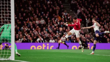 Видеообзор матча Тоттенхэм – Манчестер Юнайтед – 0:3: гол и ассист Роналду помогли Сульшеру укрепить свои позиции на «Олд Траффорд»