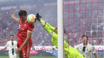Бавария впервые в сезоне потеряла очки: голкипер Боруссии Менхенгладбах Зоммер побил рекорд Бундеслиги 
