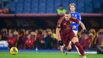 Довбик может стать одноклубником Миколенко: букмекеры оценили шансы Ромы выиграть Серию А