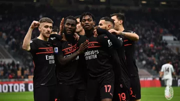 Видеообзор матча Милан – Салернитана – 2:0: красно-черные временно вышли в лидеры Серии А
