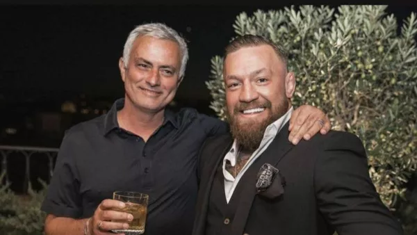 Футболка Ромы в обмен на виски: Моуринью и звезда UFC Макгрегор встретились и выпили в Риме