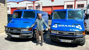 «Такие вот пасхальные подарочки для наших героев»: Зозуля и Чигринский отправили в Украину две бронированных машины для ВСУ
