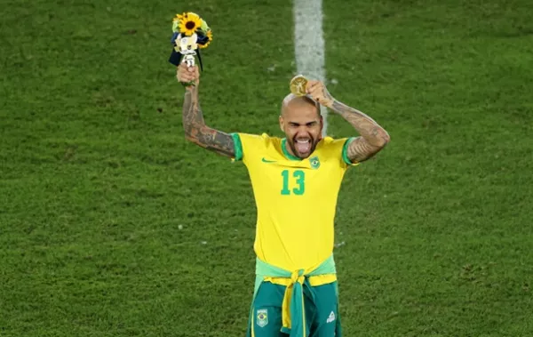 Защитник сборной Бразилии Дани Алвес установил исторический рекорд на Олимпиаде