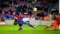 Видеообзор матча Барселона — Эльче — 3:2: подопечные Хави вырвали победу после пропущенных двух голов за минуту