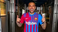 Дани Алвес: «Барселона должна побеждать везде, даже в «камень-ножницы-бумага»