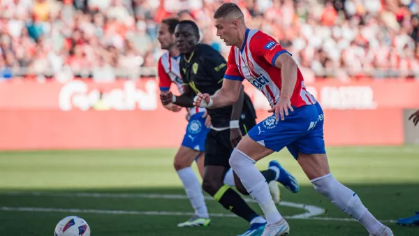 Жирона разгромила Альмерию и догнала Реала: видео двух забитых мячей Довбика в матча Ла Лиги