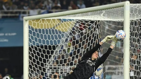Лунин спас Реал от пропущенного гола: видео потрясающего сэйва украинца в полуфинале Клубного чемпионата мира