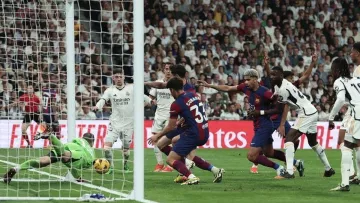 «Тело Лунина блокирует обзор»: в Испании опубликовали переговоры арбитров матча Реал – Барселона во время незащитного гола