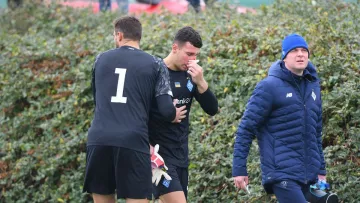 Предстоит операция: голкипер Динамо Нещерет пропустит сбор команды Луческу в Турции из-за сломанного носа
