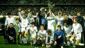 37 лет назад киевское Динамо в финале еврокубка разгромило мадридский Атлетико: объясняем зумерам, насколько это было круто